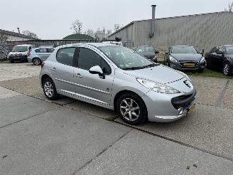 Peugeot 207 1.4 VTI Urban Move picture 2