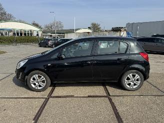 Opel Corsa 1.2 16v Berlin 5drs picture 13