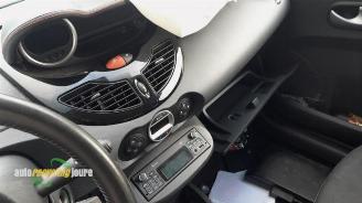 Renault Twingo Twingo II (CN), Hatchback 3-drs, 2007 / 2014 1.2 16V picture 6