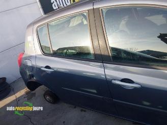 Renault Clio III (onderdelen) kleur: TEJ47 donorauto picture 5