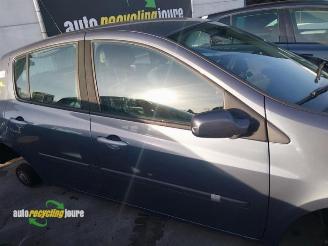 Renault Clio III (onderdelen) kleur: TEJ47 donorauto picture 3