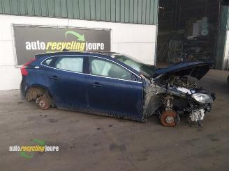 Salvage car Volvo V-40 V40 (MV), Hatchback 5-drs, 2012 / 2019 1.6 T3 GTDi 16V 2015/2
