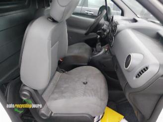 Peugeot Partner onderdelen (kleur: EWP) donorauto picture 4