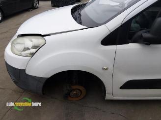 Peugeot Partner onderdelen (kleur: EWP) donorauto picture 11