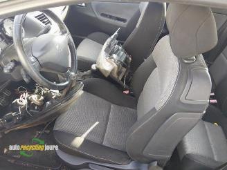 Peugeot 207 207 CC (WB), Cabrio, 2007 / 2015 1.6 16V picture 19