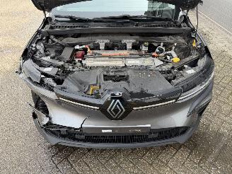 Renault Mégane E-Tech Evolution start en rijd picture 13