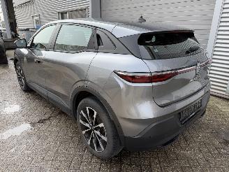 Renault Mégane E-Tech Evolution start en rijd picture 2