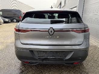 Renault Mégane E-Tech Evolution start en rijd picture 3