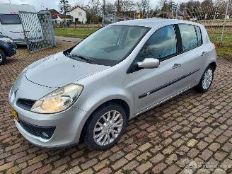  Renault Clio 1.2   deurs 2009/4