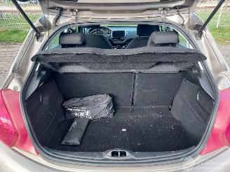 Peugeot 208 1.2 i  5 deurs euro 5 picture 11