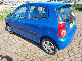 Kia Picanto 1.0 i + apk picture 3