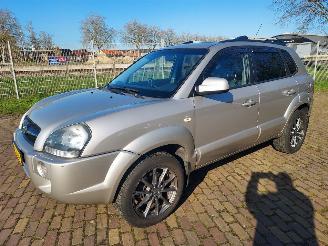 Schadeauto Hyundai Tucson 4x4  2.0 Benzine + Apk 2009/10