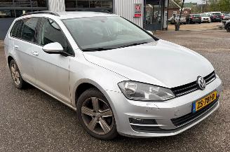 krockskadad bil auto Volkswagen Golf AUTOMAAT  1.6 TDI Confortline + Apk 2014/7