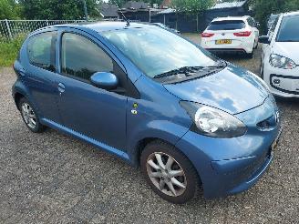 skadebil auto Toyota Aygo 5 deurs 2009/2