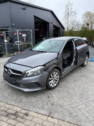 Sloopauto Mercedes GR86 a160 2016/10