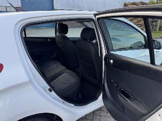 Hyundai I-20 1.2 i  63kw Airco picture 16