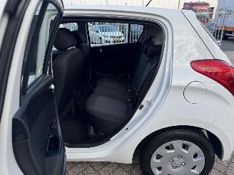 Hyundai I-20 1.2 i  63kw Airco picture 10