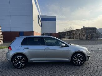 Unfallwagen Volkswagen Golf 1.2 TSI Highline 81Kw Clia - Navi 2015/11