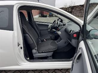 Peugeot 107 1.0 12V XS  AIRCO picture 16