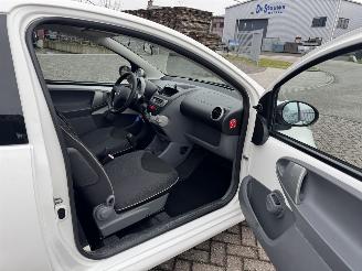 Peugeot 107 1.0 12V XS  AIRCO picture 15