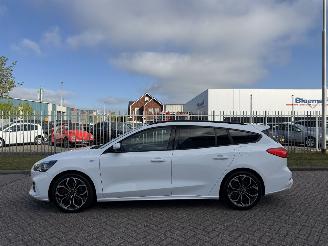 Ford Focus 1.0 EcoBoost Hybrid ST Line picture 2
