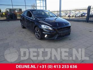Vrakbiler auto Volvo V-40 V40 (MV), Hatchback 5-drs, 2012 / 2019 2.0 D2 16V 2015/11