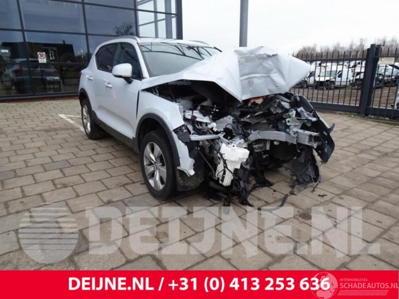 Volvo XC40 XC40 (XZ), SUV, 2017 1.5 T2 12V