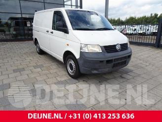 Salvage car Volkswagen Transporter Transporter/Caravelle T5, Bus, 2003 / 2015 1.9 TDi 2005/9