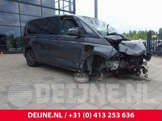 Coche siniestrado Volkswagen Multivan Multivan T7, MPV, 2021 1.4 eHybrid 16V 2022/6