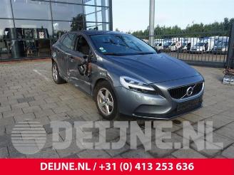 Vrakbiler auto Volvo V-40 V40 (MV), Hatchback 5-drs, 2012 / 2019 2.0 D2 16V 2016/7