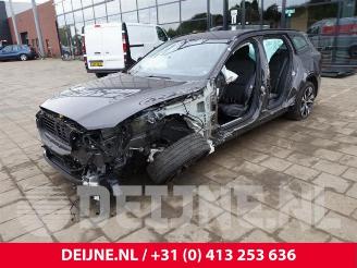 Volvo V-60 V60 II (ZW), Combi, 2018 2.0 B3 16V Mild Hybrid picture 3