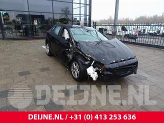 Vrakbiler auto Volvo V-40 V40 (MV), Hatchback 5-drs, 2012 / 2019 2.0 D2 16V 2015/11