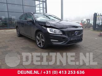 demontáž osobní automobily Volvo V-60 V60 I (FW/GW), Combi, 2010 / 2018 2.4 D6 20V Plug-in Hybrid AWD 2013/12