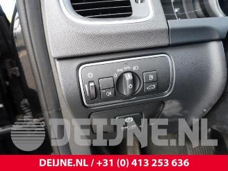 Volvo V-60 V60 I (FW/GW), Combi, 2010 / 2018 2.4 D6 20V Plug-in Hybrid AWD picture 32
