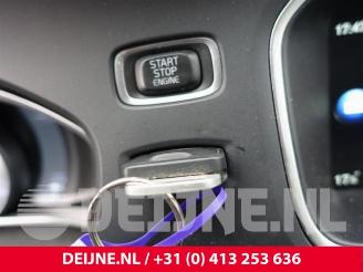 Volvo V-40 V40 (MV), Hatchback 5-drs, 2012 / 2019 2.0 T2 16V picture 30