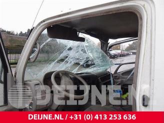 Toyota Dyna Dyna 100/150, Chassis-Cabine, 2001 2.5D4-D 90 16V picture 14