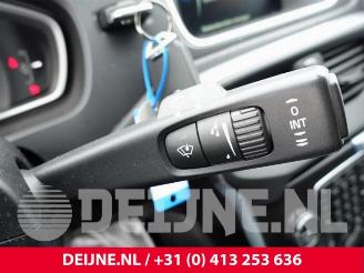 Volvo V-40 V40 (MV), Hatchback 5-drs, 2012 / 2019 2.0 D2 16V picture 22