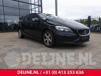 Vrakbiler auto Volvo V-40 V40 (MV), Hatchback 5-drs, 2012 / 2019 1.6 D2 2013/7