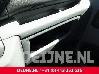 Peugeot Expert Expert (V1/VA/VB/VE/VF/VT/VY), Van, 2016 2.0 Blue HDi 150 16V picture 27