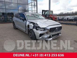 Salvage car Volvo V-60 V60 II (ZW), Combi, 2018 2.0 T6 16V Twin Engine 2021/9