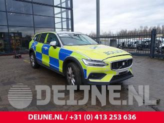 rozbiórka samochody osobowe Volvo V-60 V60 Cross Country II (ZZ), Combi, 2018 2.0 B4 16V Mild Hybrid AWD 2023/1