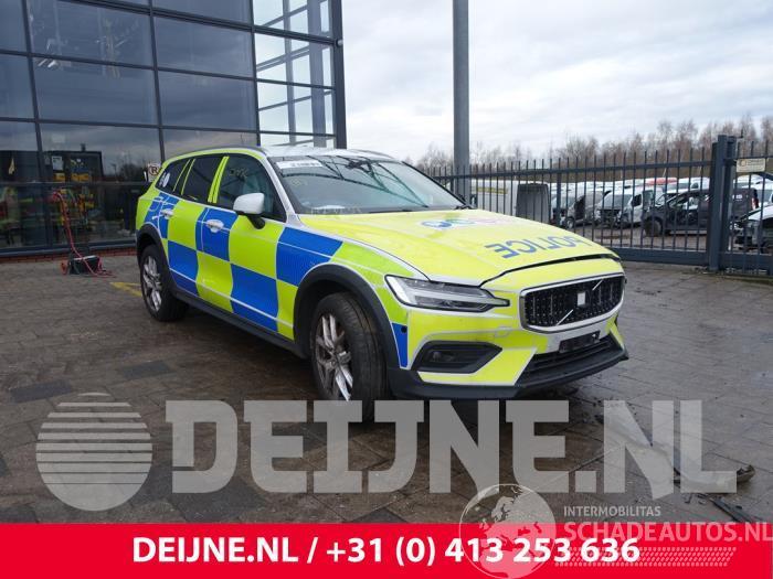 Volvo V-60 V60 Cross Country II (ZZ), Combi, 2018 2.0 B4 16V Mild Hybrid AWD