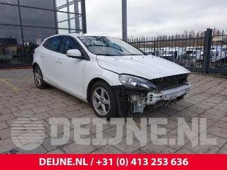 Salvage car Volvo V-40 V40 (MV), Hatchback 5-drs, 2012 / 2019 1.6 D2 2013/10