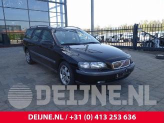 Salvage car Volvo V-70 V70 (SW), Combi, 1999 / 2008 2.4 T 20V 2000/7