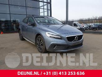 Coche siniestrado Volvo V-40 V40 Cross Country (MZ), Hatchback 5-drs, 2012 / 2019 1.5 T3 16V Geartronic 2017/9