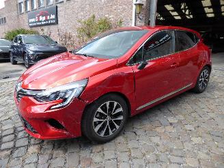 Unfallwagen Renault Clio Techno Hybrid 2023/4