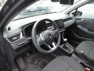 Renault Clio V Equilibre picture 12