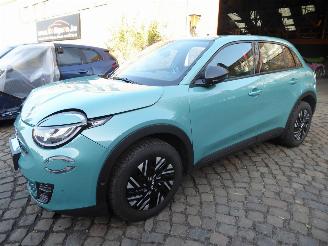 Schadeauto Fiat 600 Hybrid 2025/8