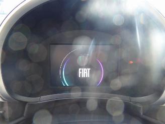 Fiat 600 Hybrid La Prima picture 15