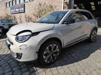 skadebil auto Fiat 600 Hybrid La Prima 2025/10